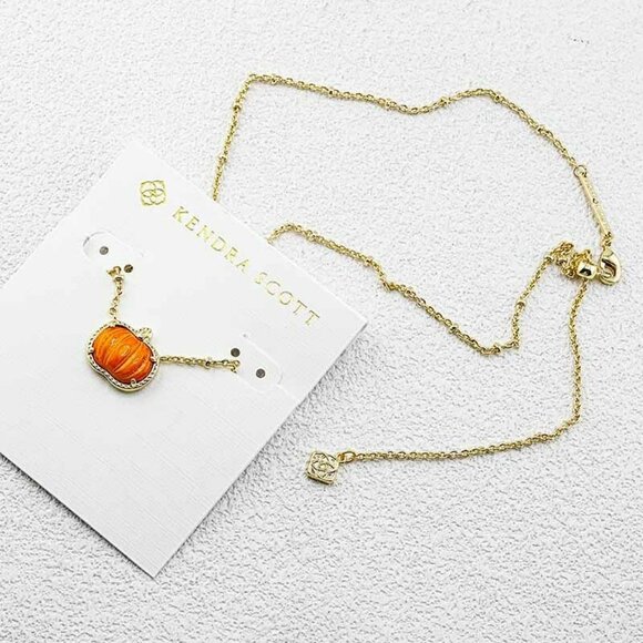 💗✨Kendra Scott Gold Pumpkin Necklace - Picture 2 of 3